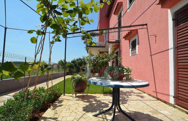 Simple Apartment a3 for 5 Guests in Vrvari, Close to the Beach - Photo 8