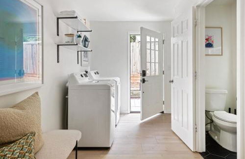 Bright and Stylish Historic Grant Park Retreat - Photo 34