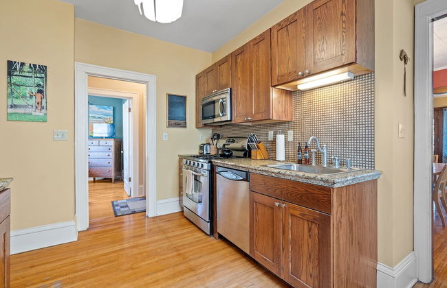 Uptown Urban Living - Photo 10