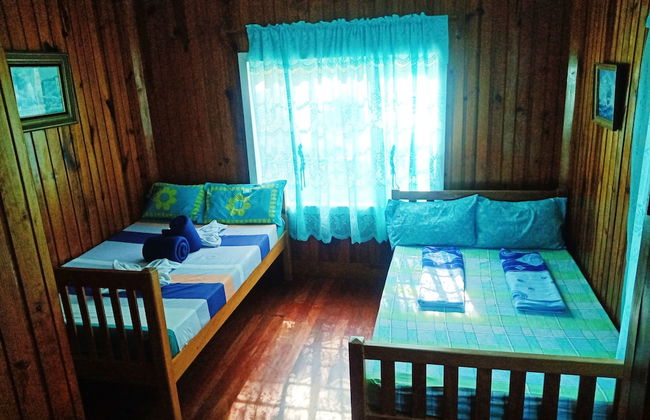 ROOMS AT AN AMERICAN-STYLE CABIN - Photo 6