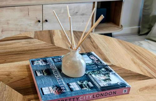 Modern 1BR Apartment Near ExCeL London & O2 Easy Access to Central London - Foto 19