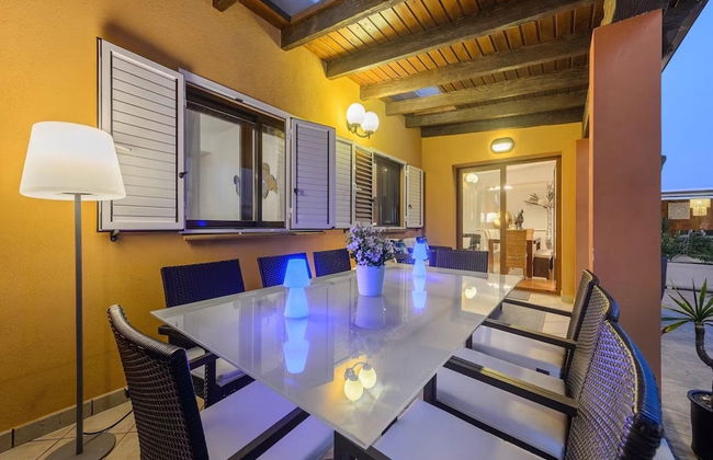 Modern Villa With Pool Near Town - Foto 9