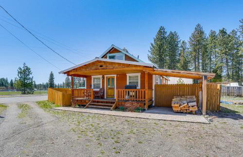 Less Than 1 Mi to Lake Almanor Home with Furnished Decks! - Foto 2