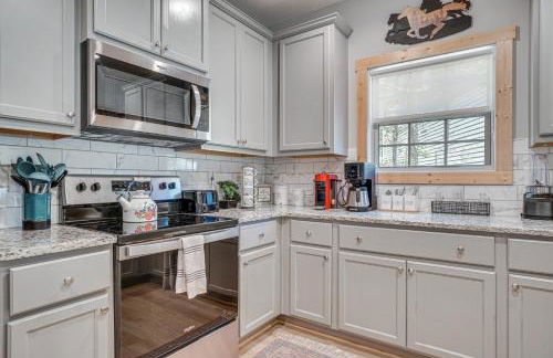 Hot Tub and EV Charger Helen Getaway with Views! - Photo 13