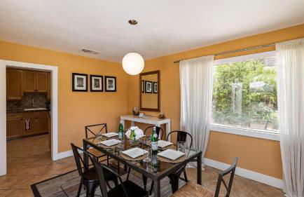 Dandelion by Avantstay Pool, 0.2mi to Downtown! - Foto 26