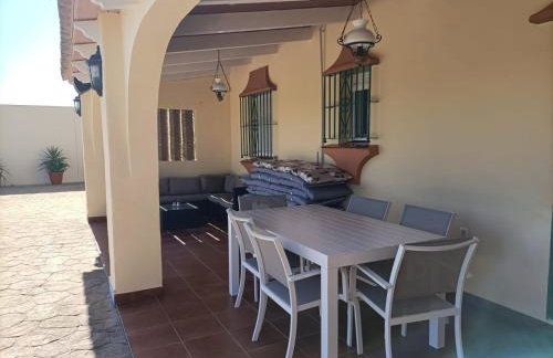 Traumhaus für 6 Personen mit spektakulärem privaten Pool und schönem Ausblick in die Natur - Foto 6