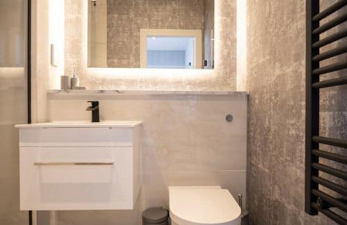 Palm Tree House Apartments - Photo 13