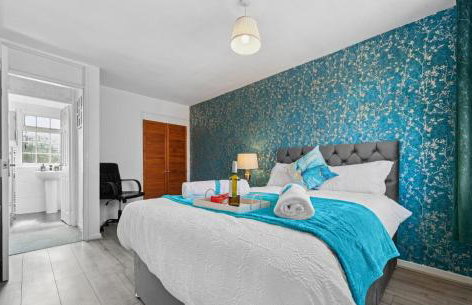 Cozy 3 bedroom house with free parking and near hospital - Foto 17