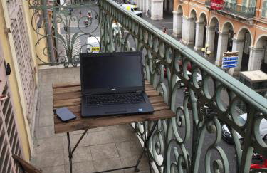 2 Bedrooms Appartement In Central Location on the famous Place Massena Nice - Photo 4