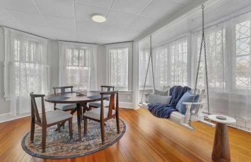 West Hartford Center- Charming New England Apt - Foto 22