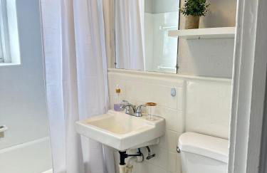 Serene Nordic Escape Close to Yale - Photo 15