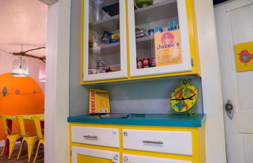 The Bluebird Cottage Style Cabin with Hot Tub near Turner Falls and Casinos - Foto 12