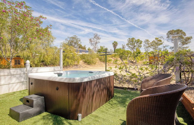Bear Bridge by Avantstay Hilltop Haven in Temecula w/ Views, Putting Green & Hot Tub - Foto 2