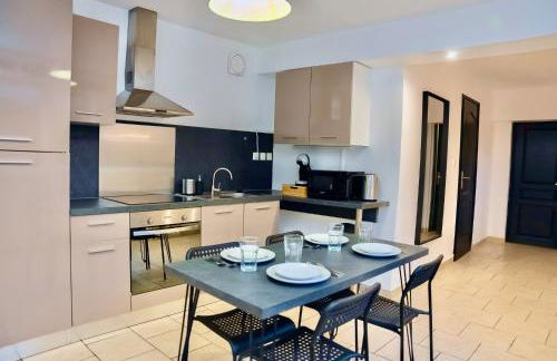 ValenStay - Logement Stade du Hainaut avec jardin - Foto 13