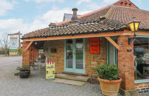 The Oak Room - Windmill Country Retreats - Photo 21