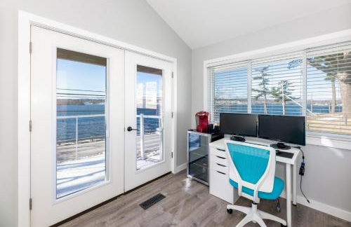 Steps to Beach Lake-View Laconia Getaway! - Foto 11