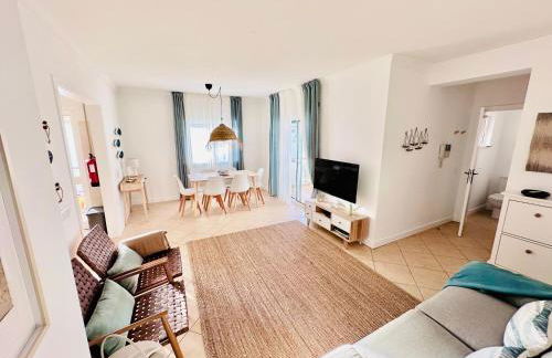 Amazing beach bliss 2br w/private sea view terrace - Photo 12