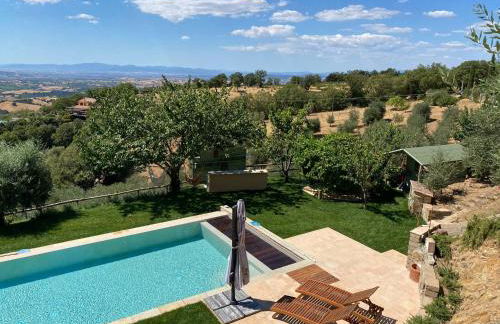 PODERE TORRICELLE 69B Pancole Gr, seaview infinity pool, jacuzzi, sauna, exclusive villa with 2 bedrooms for 4 - If you total 5 or 6 people there is an independent suite in main villa with private ensuite bathroom, kitchenette and garden dining area - Foto 31
