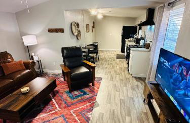 Golden Hour Getaway - Photo 9