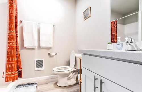 Cozy Micro Suite Unit 4 Sleeps 2 Minutes to Downtown - Foto 12