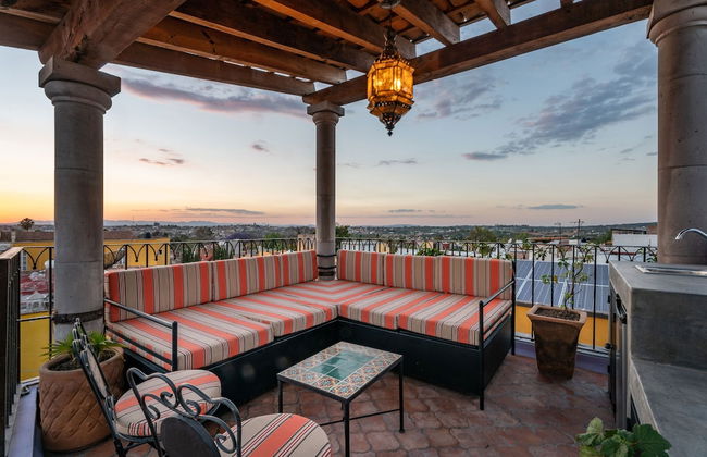 Casa Esperanza, 2BR Designer Charm + Rooftop Views - Foto 39