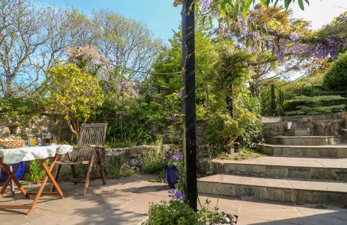 Little Acorns - Photo 35