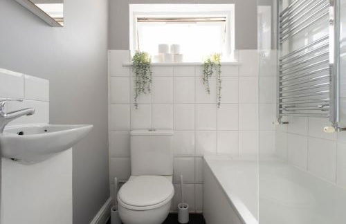 Lovely 3-bed 20 minutes to Central London - Photo 30