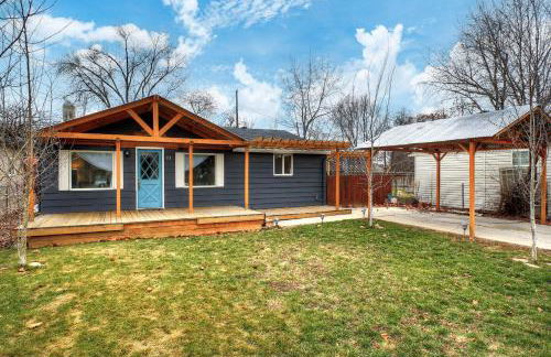 Little Blue Bungalow on Boise's Bench, Pet Friendly, Fully Fenced yard with doggie door! 2 miles from BSU, 5 minutes from Downtown Boise, Desk and workstation for remote workers, 2 TV's large walk-in closet, Good for mid-term stays - Foto 35