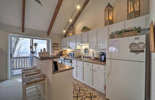 Hike, Fish and Ski Beech Mtn Condo with Balcony - Foto 8