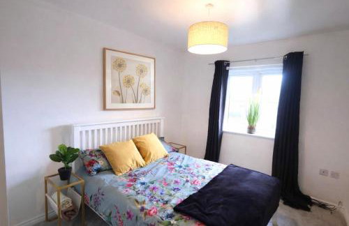 Stylish 2-Bed flat near IKEA & J9 M6 Free Parking - Foto 17