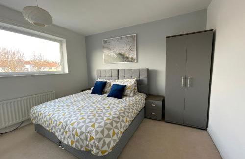 Stylish & Comfortable 3BR Spacious Home with Parking - Foto 10