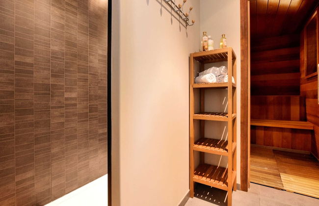 Beautiful, Luxury Home with Sauna, Hot Tub, Private Bathrooms - Foto 28