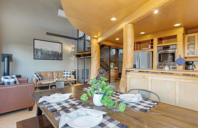 Deck Views, Fire Pit, Pool, 3 Mins to Beach Madrona Tree Retreat by Avantstay - Foto 13