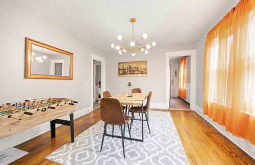 Modern 2BR Mins to Univ, Zoo, Destiny, Downtown - Foto 5