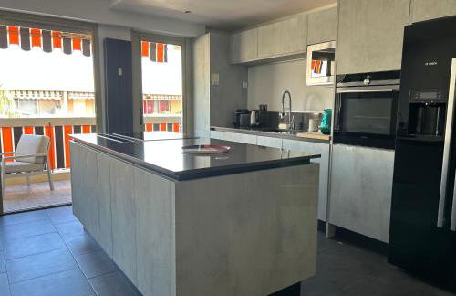 L'ESTIVALIERE - Golfe Juan - Confortable T3 vue mer - climatise et garage ferme - Photo 3