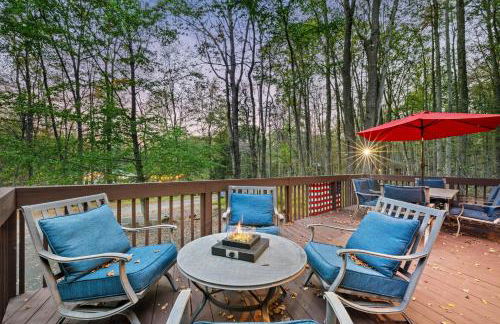 Pocono Lake Escape, includes Golf Cart, Firepit - Foto 47