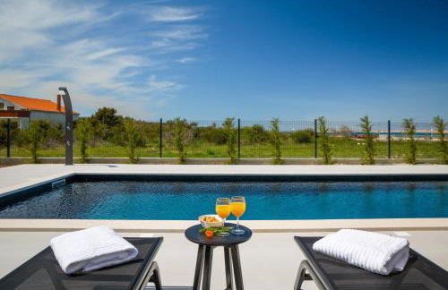 Villa Sunset Bay - amazing view and large heated pool - Foto 40