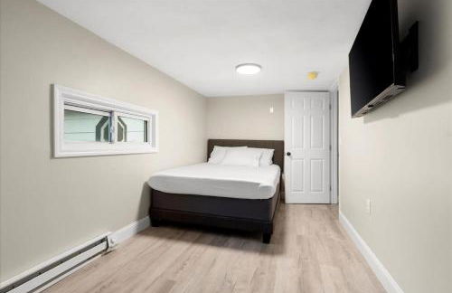 Whitewater The Genoa on Oneida Lake Sleeps 8 - Photo 25