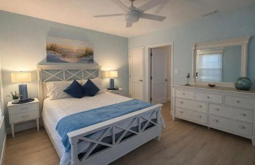 The Peacock Bungalow- Heated Pool & Jacuzzi- 5 min to beach! - Foto 15