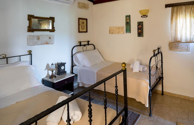 The Olive House - Photo 3