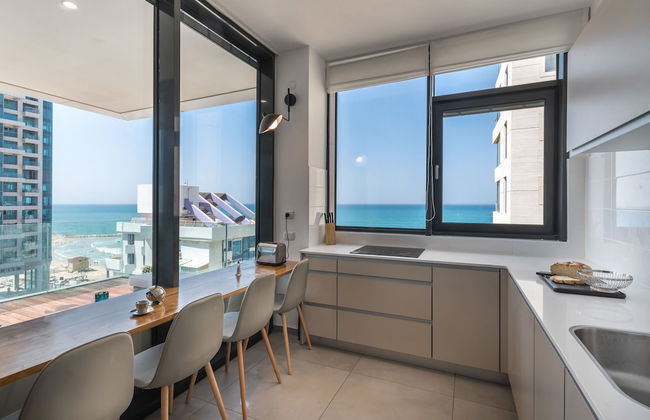 Front of Beach next to RoyalBeach Hotel - Foto 8