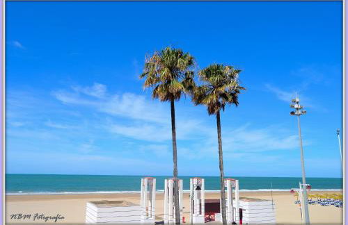 AMAZING FRONTAL BEACH APARTMENT #Traveller's Awards2023 - Foto 7