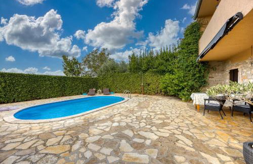 Holiday house Marinela with Private Pool and Fenced Garden - Foto 2