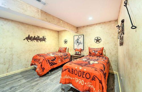 Charming Bedford Cabin with Private Hot Tub! - Photo 21