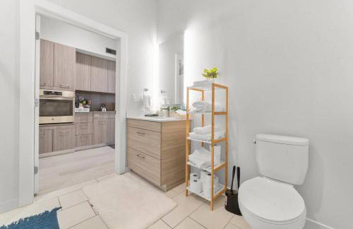 Stylish and Cozy at Revere Beach - Foto 9