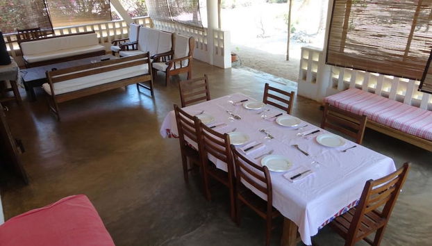 Villa Sambatra - Foto 3, Servicio de comidas en la habitación