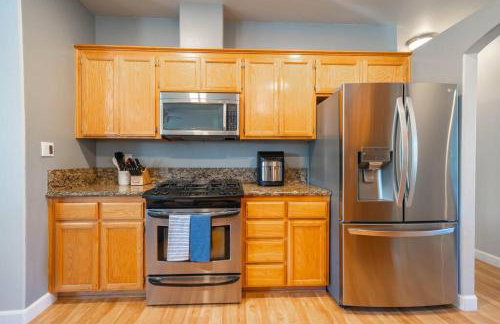 Central Bliss near parks & shops - Photo 8