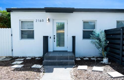 Central Getaway in Little Havana Near Airport, Wynwood, Calle 8 Brickell, Coral Gables and more , Fenced parking - Foto 31