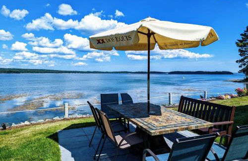 Oceanfront Jellison Beach House - Photo 9