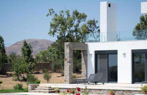 Villa & Stone House with Pool, 10 Mins to Skala Eressos Beach - Foto 29